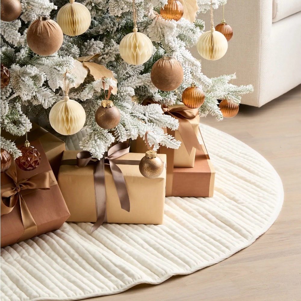 Quince Cotton Velvet Tree Skirt Ivory